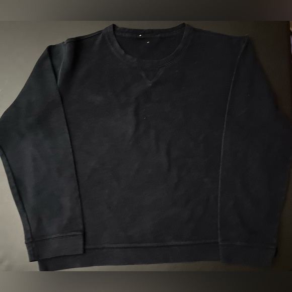 Valentino Garavani Other - Valentino Garavani Single Stud Crew Neck
